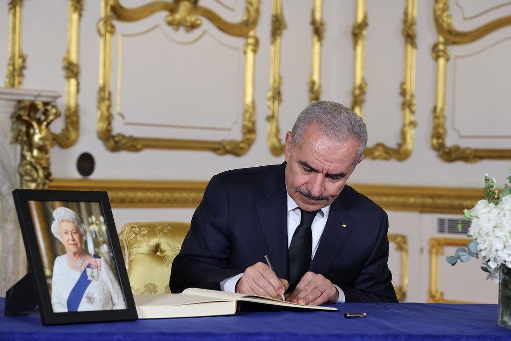 Read more about the article Palestinian Prime Minister Mohammad Shtayyeh Submits Government’s resignation to Abbas